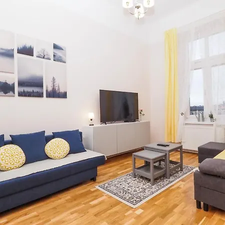 Stary アパート ジェシュフ