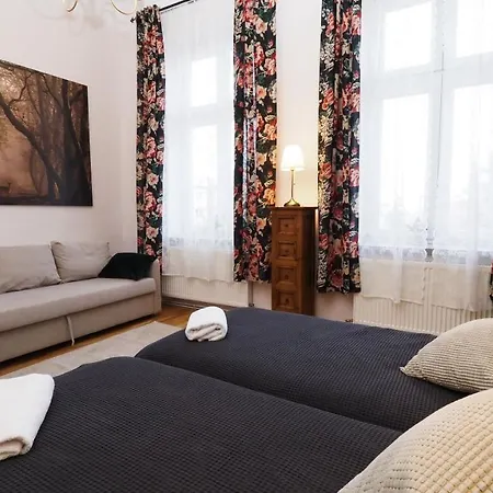 Apartment Stary *